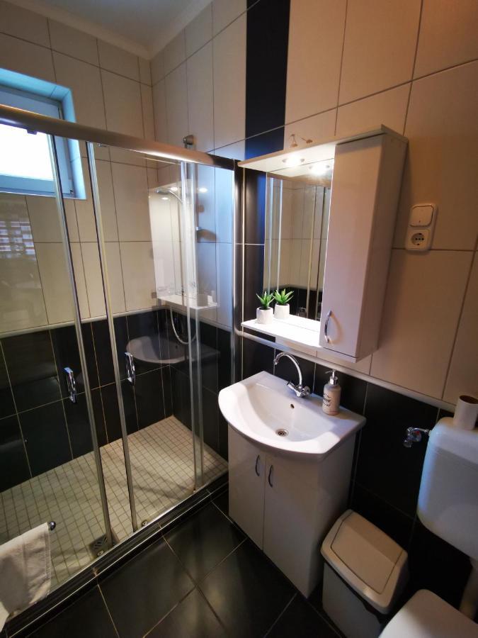 Mate Apartman Gyula Exterior photo