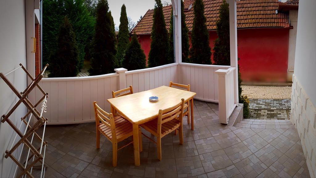 Mate Apartman Gyula Exterior photo